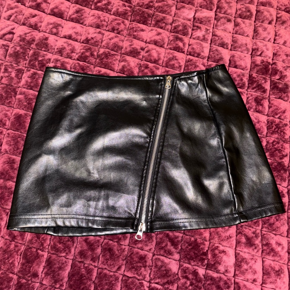 Forever 21 Black Asymmetrical Mini Skirt